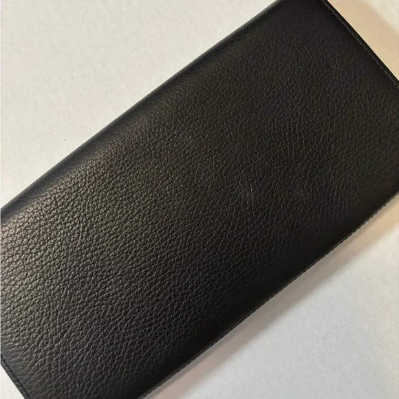 Cuyana Black Leather Clutch with Magnetic Closure Dustbag Included - Picture 12 of 14